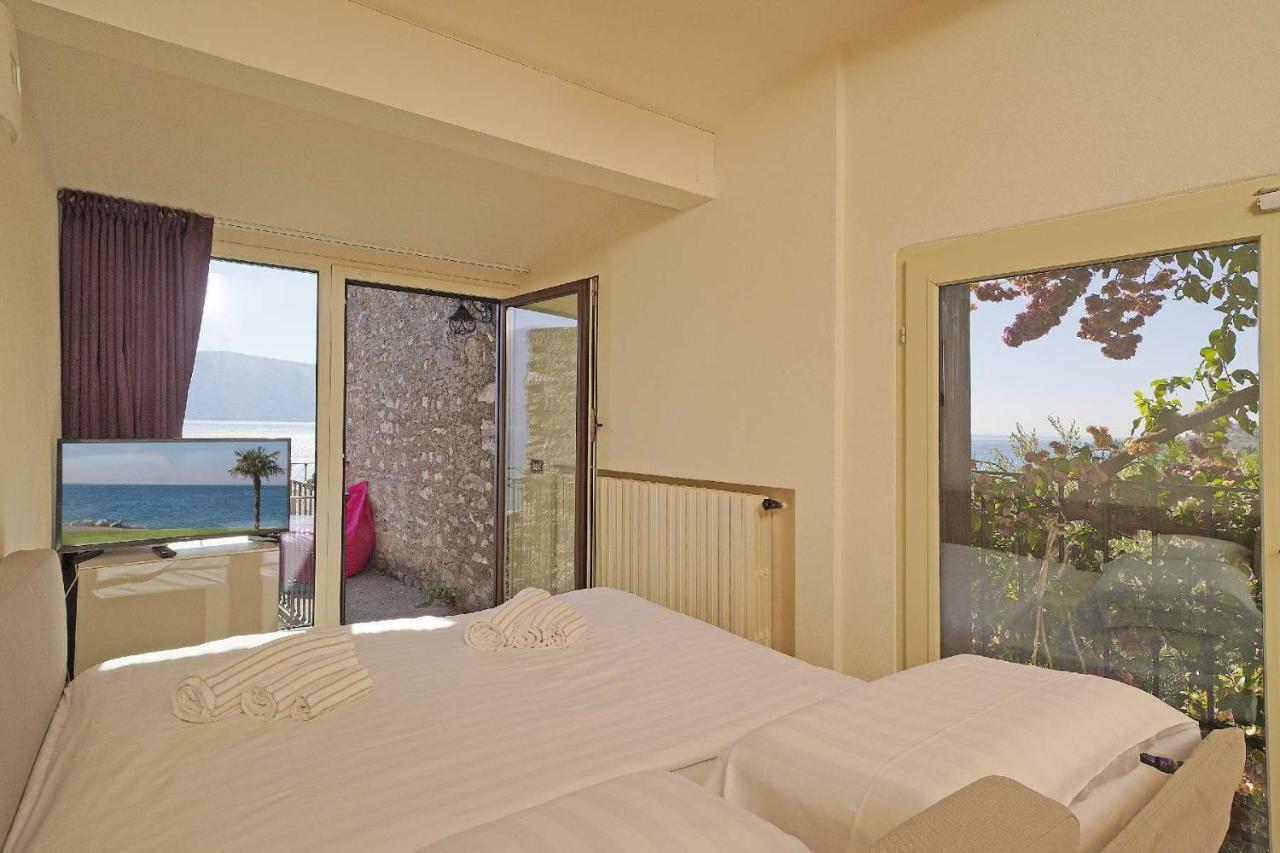 Villa Rachele: Stunning Luxury Villa In Centre Gargnano With Private Pool And Breathtaking Views 외부 사진